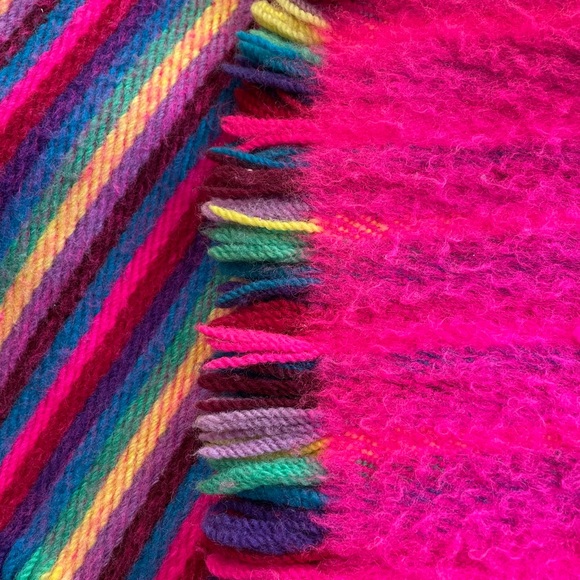 Vintage 80’s Wool Poncho / Cape Boho Style Festival Hippie Style - Picture 2 of 8